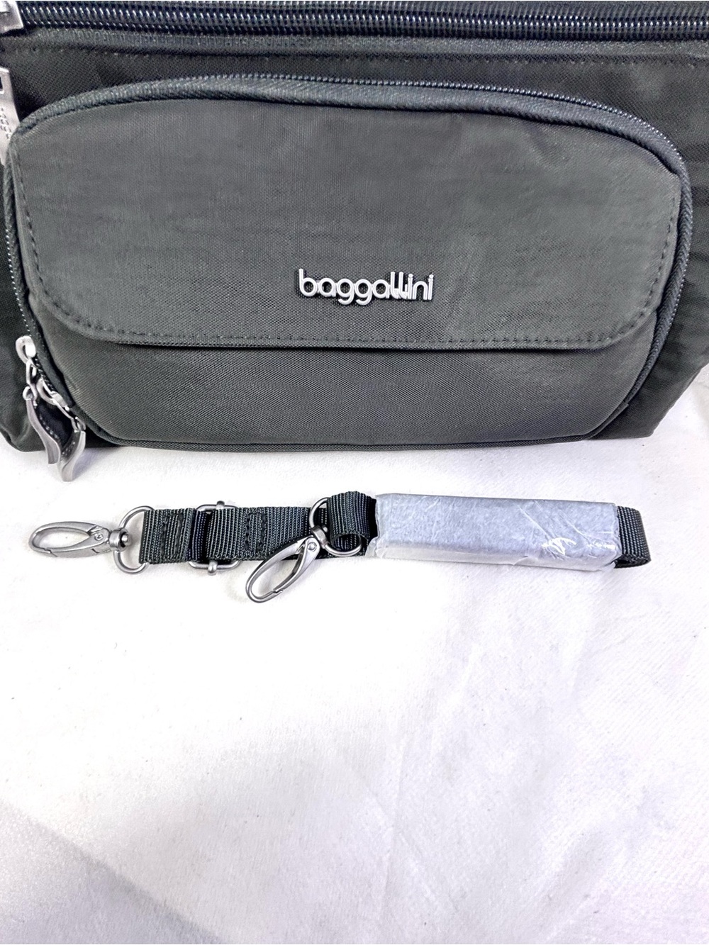 Baggallini Original Everyday C/B. Charcoal/Silver. - Picture 4 of 12